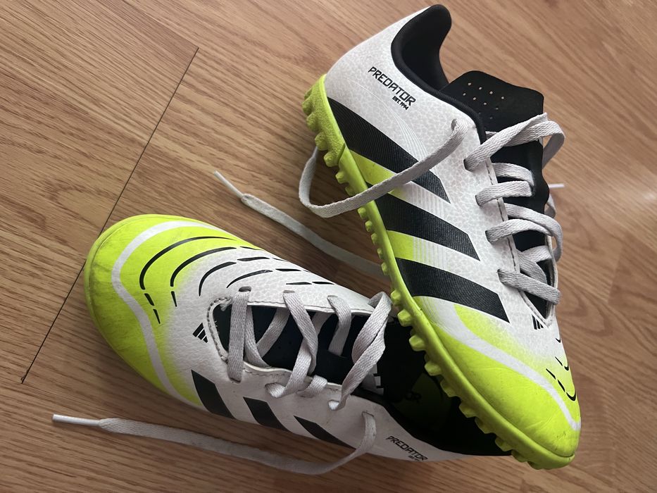Pantofi fotbal Adidas 34