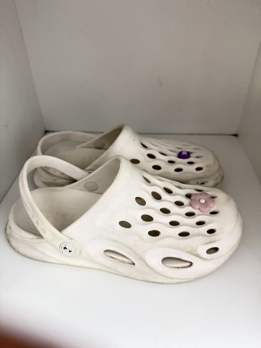 Кроксы почти новые