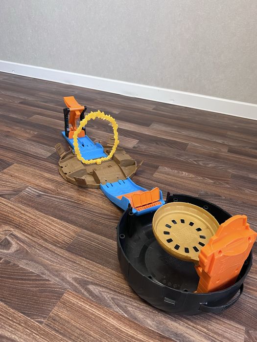 Продам трек HOT WHEELS, оригинал, б/у