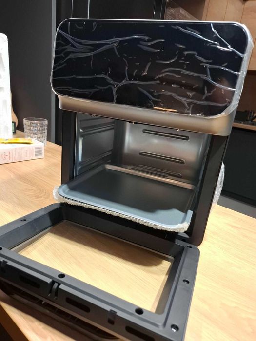 Голям еърфрайър/airfryer с дигитален дисплей