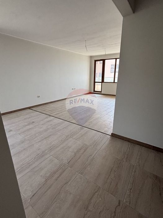Продава се Двустаен апартамент в Варна, Виница - 82 кв.м за 1904 €/кв.м - Снимка #2