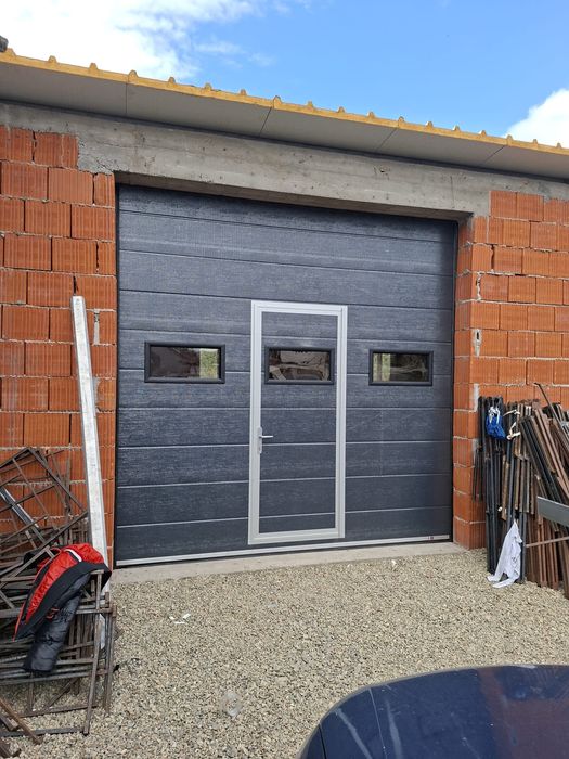 Uși de garaj/ ușa secțională/ uși tip rulou