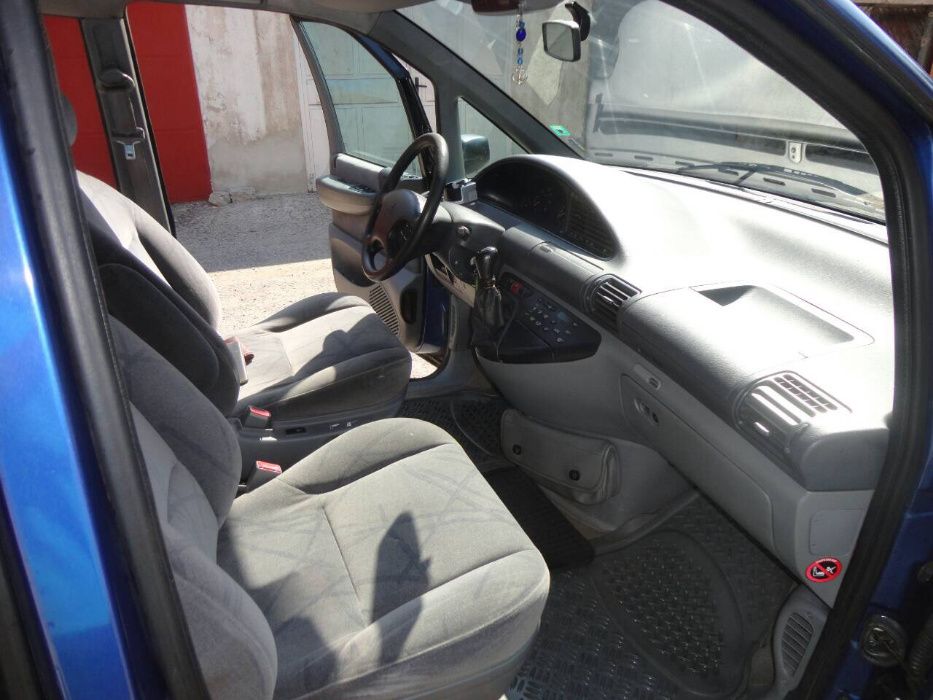 Продавам Пежо 806 на авточасти