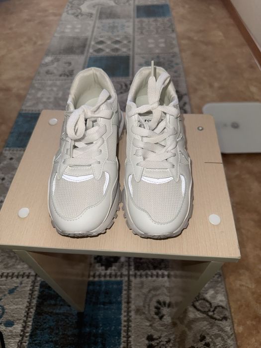 Кроссовки женские 36 размер