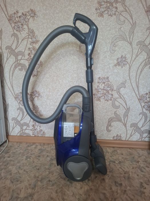 Продам пылесос LG