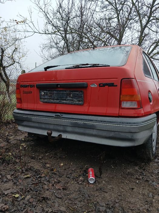 Опел кадет 1.3 на части