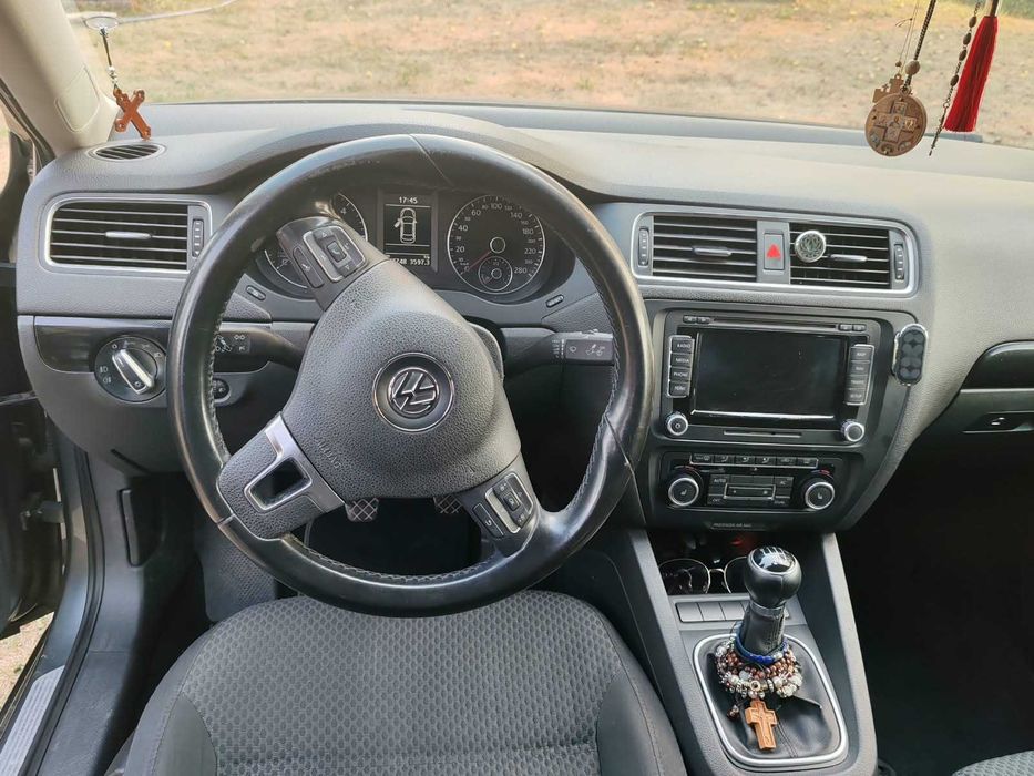 Vand Jetta 2011 , Motor 2L, stare foarte buna .