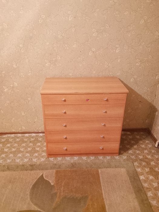 Мебель,  диван ковер отдам бесплатнр