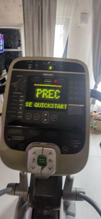 Eliptice profesionsle Precor