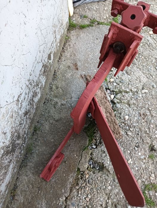 Vând plug motocultor