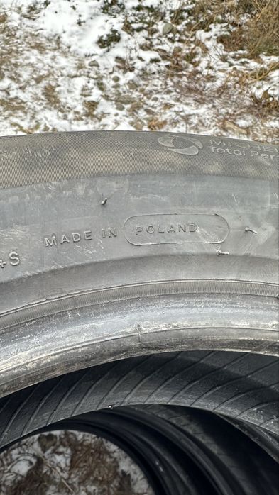 Продам. Зимние шины Мишлен