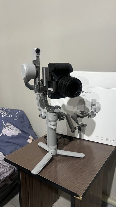 Стабилизатор DJI RS 4 mini combo