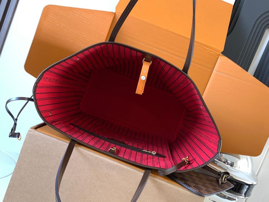 Louis Vuitton Neverfull MM Tote Bag