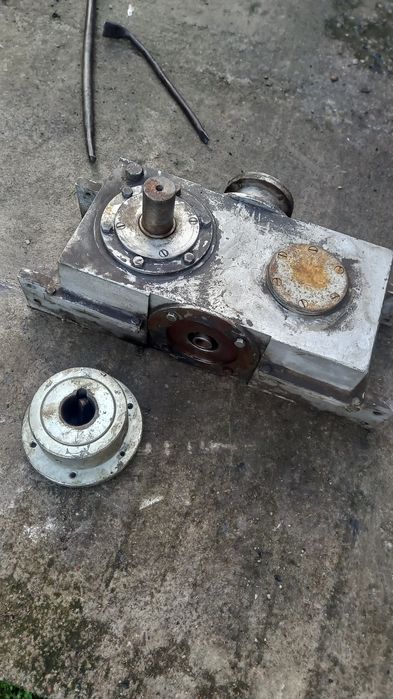 reductor raport 80 la 1 melcat coroana bronz si pinioane pe lanț..