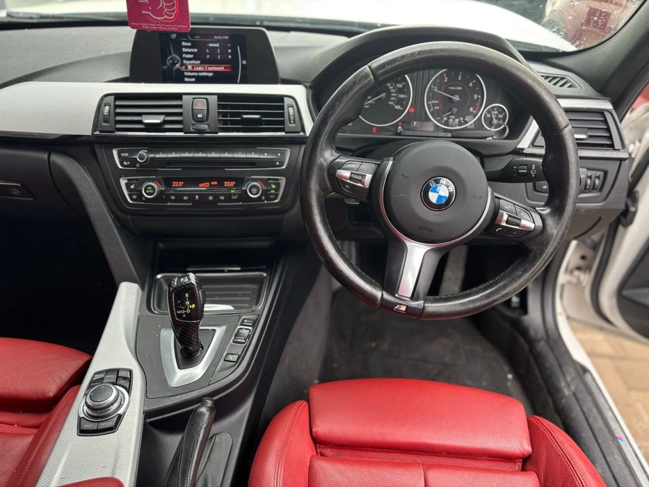 Dezmembrez BMW 320d Xdrive F30 M sistem audio HK, xenon,recaro rosu