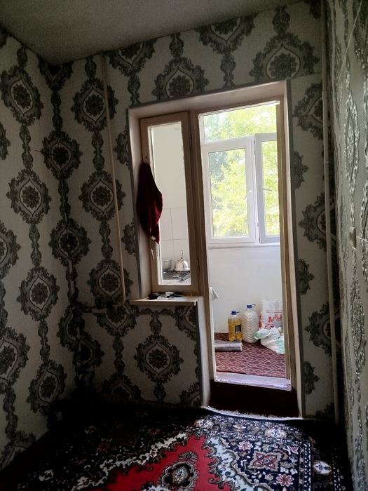 Продается однокомнатная квартира переделано двухкомнатный,.