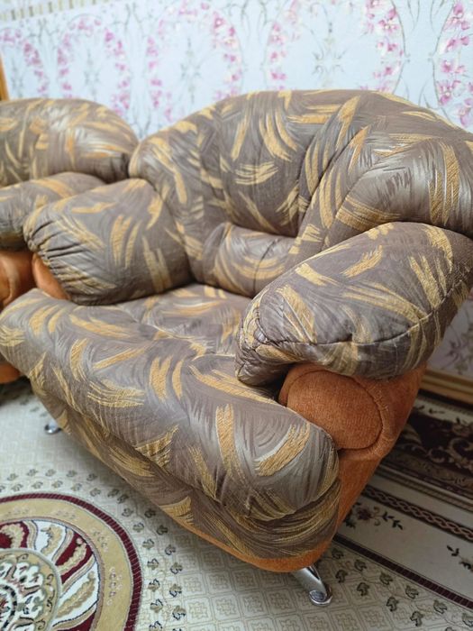 Прдам белорусский диван и кресла.