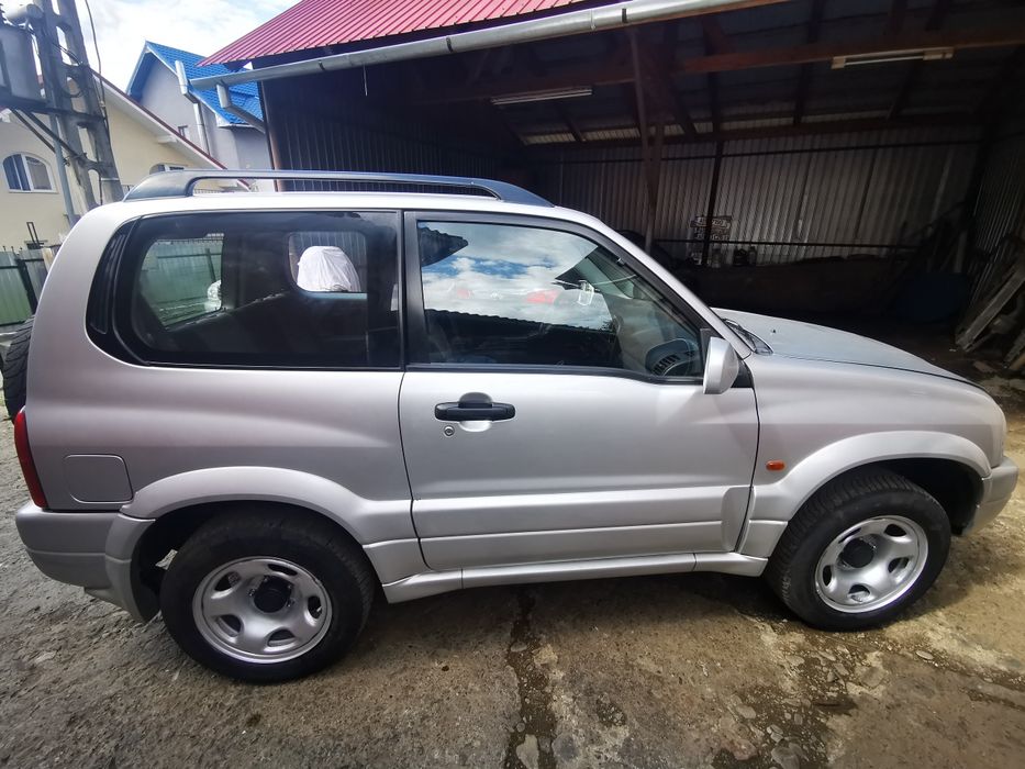 Vând Suzuki Grand Vitara 1.6 an 2005