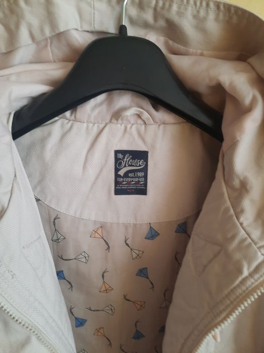 Дамско яке, светло бежово, размер  М