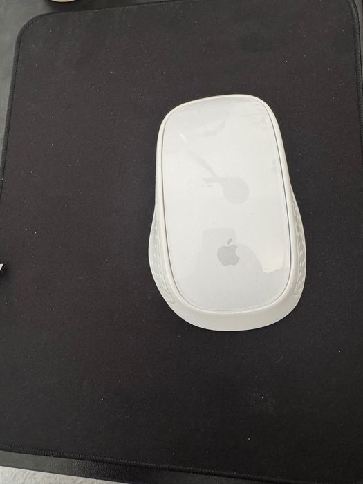 Mouse Apple Magic + suport si mousepad