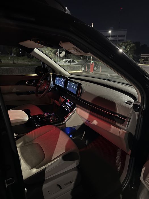 Kia carnival sotiladi nasiya soda bor