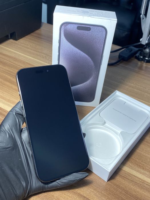 iPhone 15 Pro• 128 GB • Black Titanium