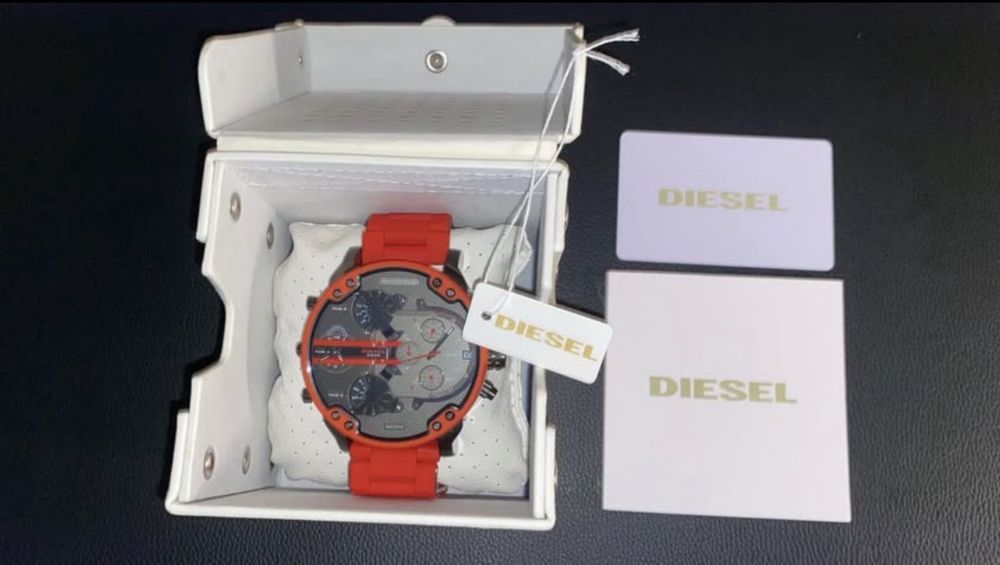 ЧИСТО НОВ! Diesel Mr. Daddy 2.0 Red/Gunmetal