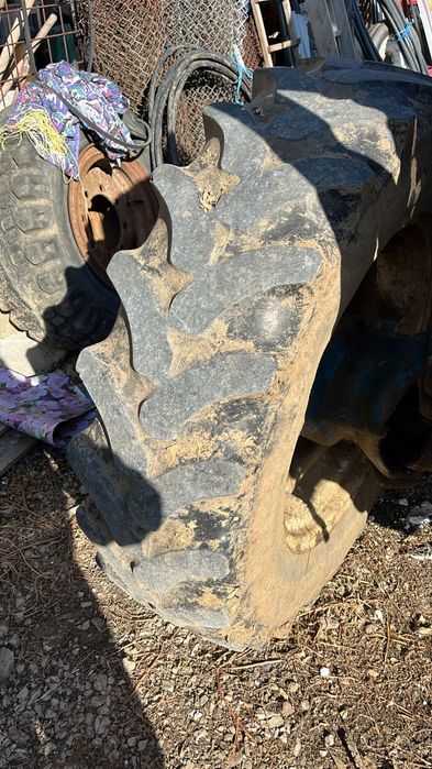 Tractor Ford 8100A vând sau schimb