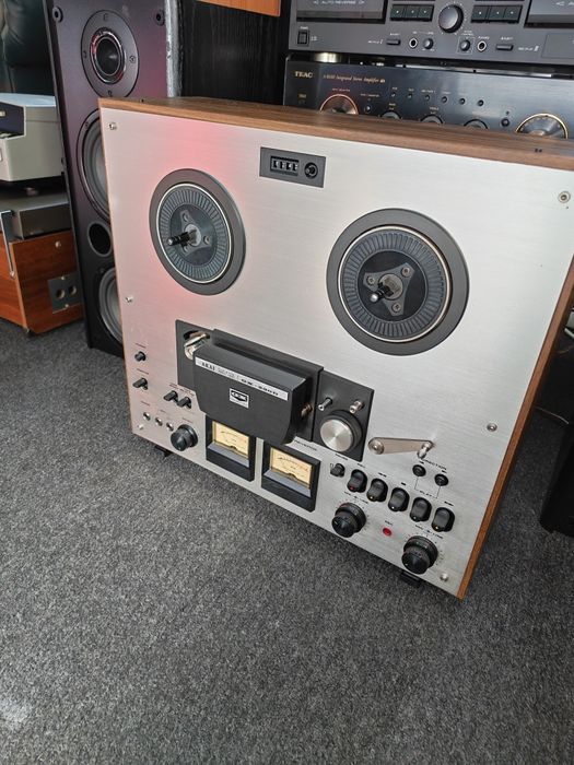 Vând magnetofon Akai gx 230d