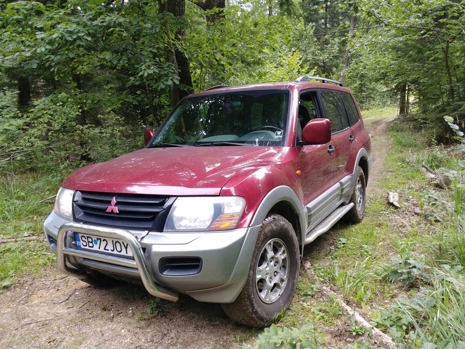 MITSUBISHI Pajero