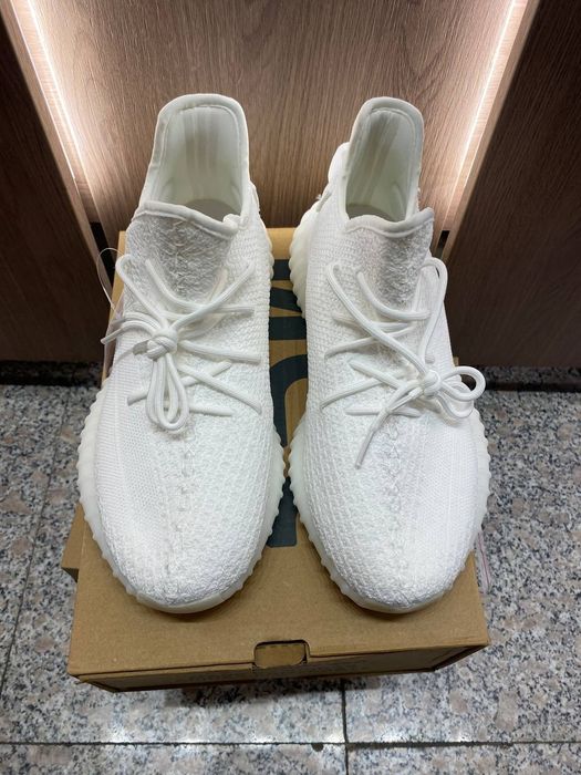 Yeezy Boosr 350v2 Cream White
