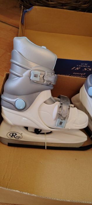 Patine NOI  mărimea 30-33 marca RCO