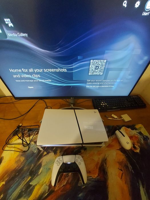 Vand PlayStation 5 Slim 1TB + Stand orizontal. *VANDUT*