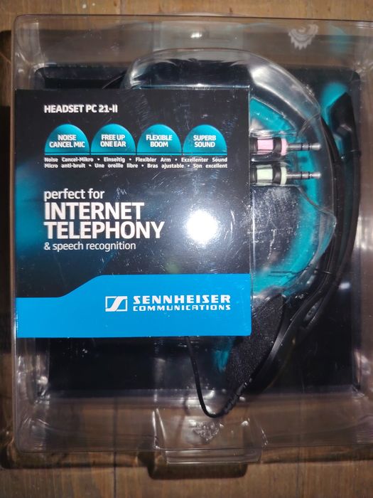 Căști audio noi. Cu microfon