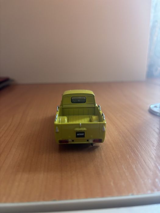 Продам модельки масштаб 1/43
