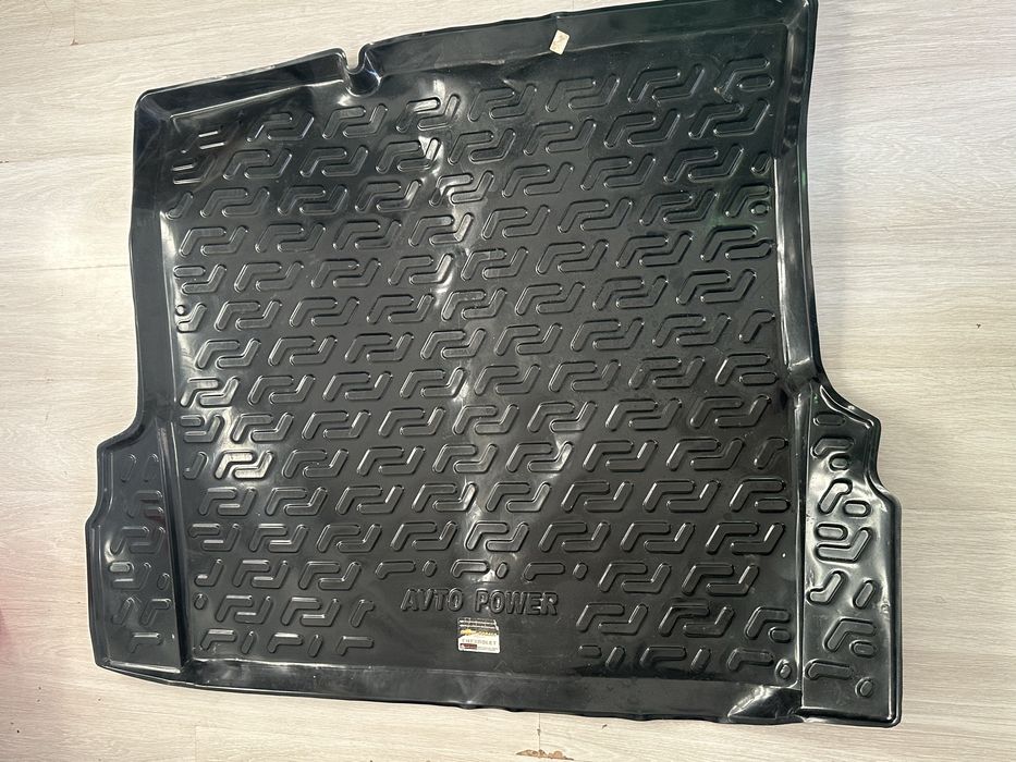 Продам полик багажника COBALT
