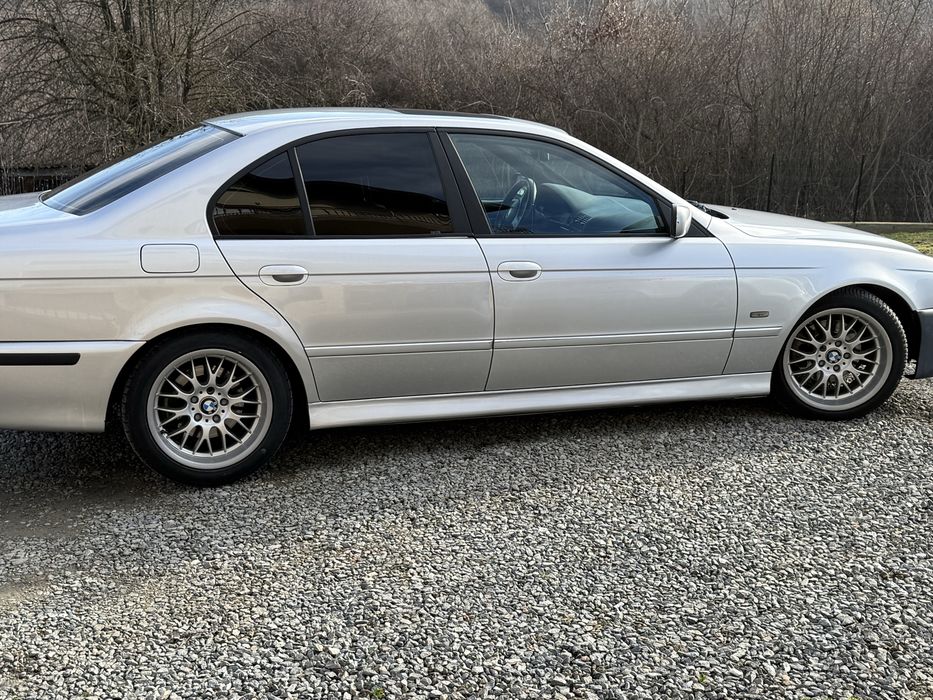BMW 5 Series 0 — imagine 3