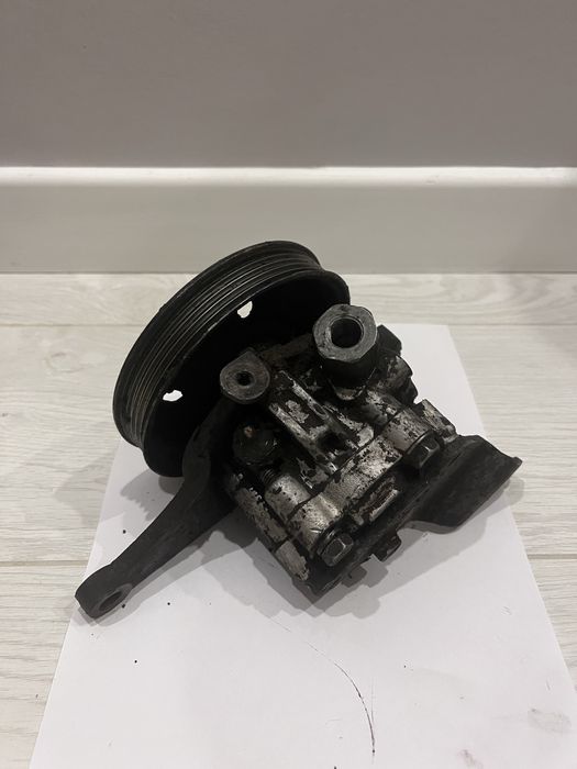 Гур насос на мазду кронос 626