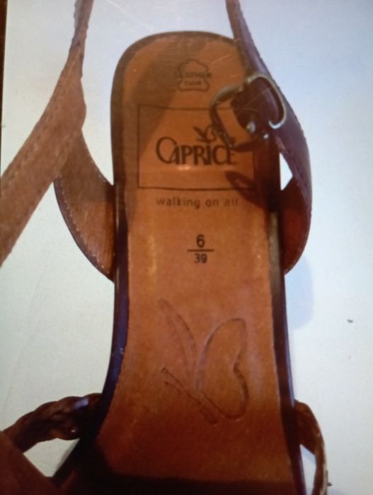 Босоножки женские