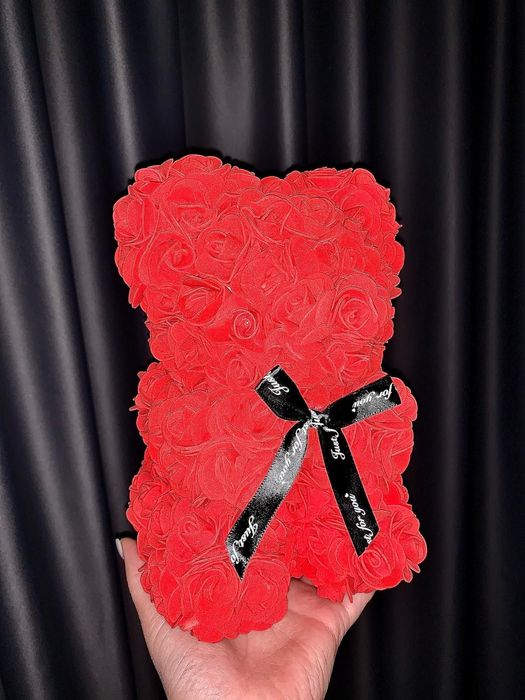 Ursulet din Trandafiri 25cm cu Flori de Spuma