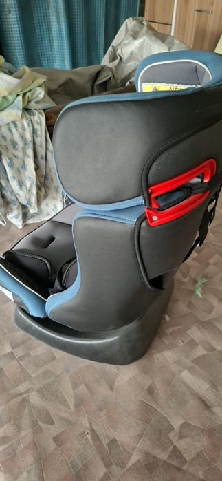 Детское кресло автомобильное