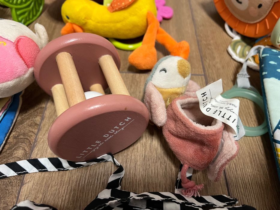 Лот бебешки играчки - 0-12 месеца