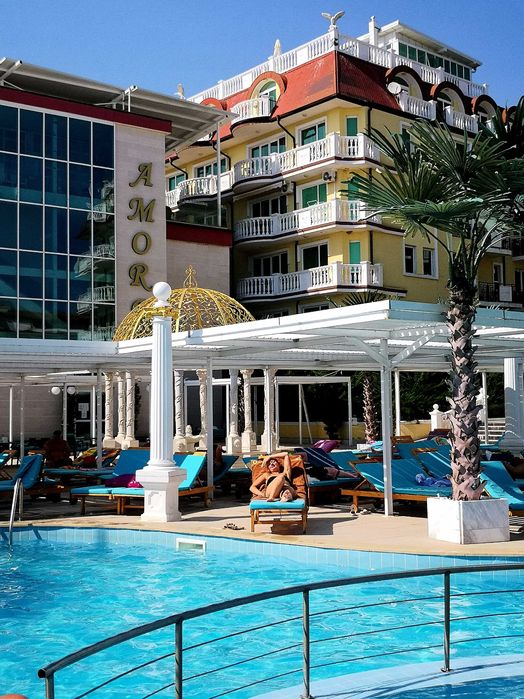 Отдавам апартамент под наем на първа линия в Елените!