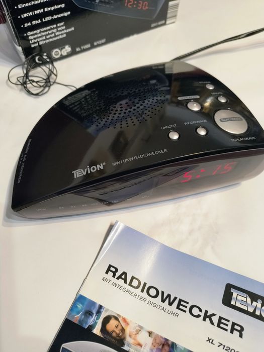 Radio cu ceas digital TEVION XL-71202