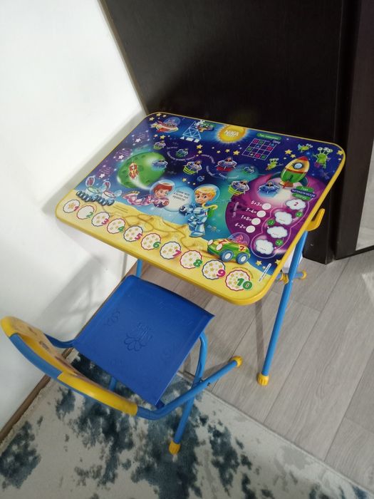 Детская парта  продается
