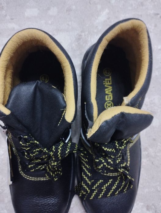 Продам ботинки противоударные