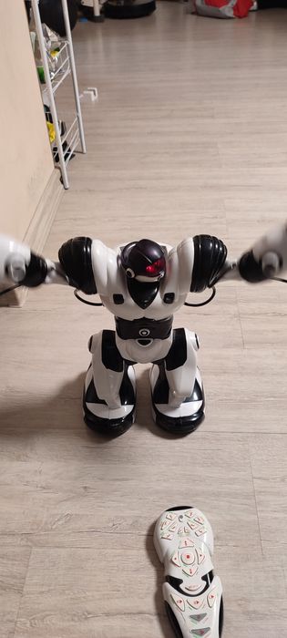 Робот Wow wee с дистанционно