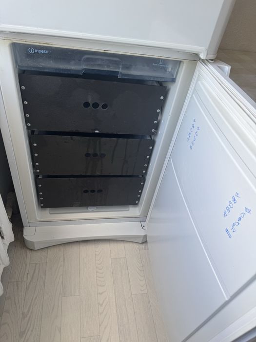 холодильник indesit