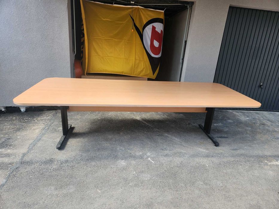 Конферентна Маса 300/120