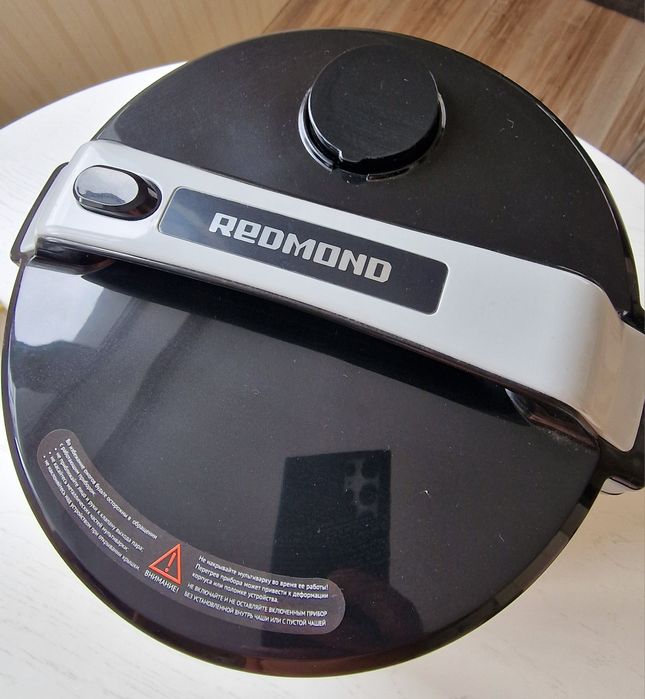 Мультиварка пароварка REDMOND